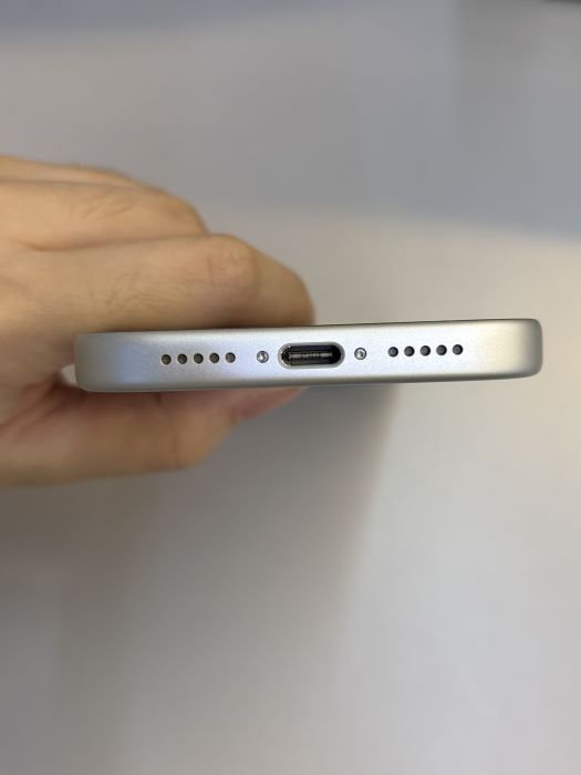 iPhone 17 Pro · 4/9
