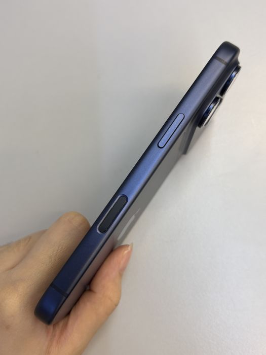 iPhone 17 Pro · 3/9