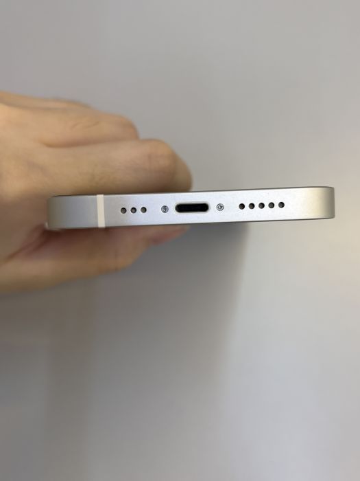 iPhone 13 · 4/10