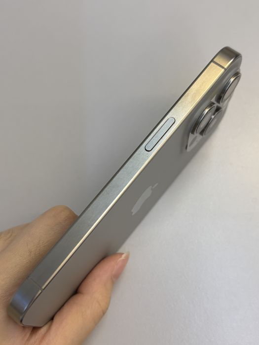 iPhone 15 Pro · 3/9