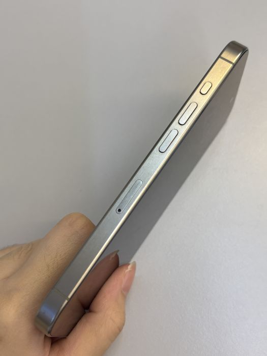 iPhone 15 Pro · 2/9