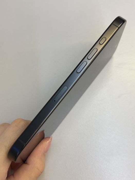 iPhone 16 Pro · 2/9
