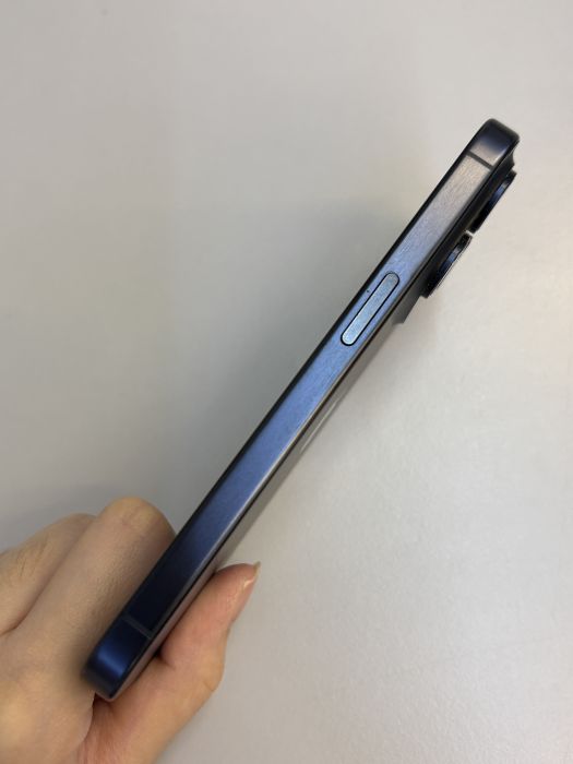 iPhone 15 Pro · 3/9