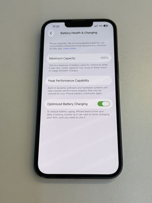 iPhone 13 · 8/9
