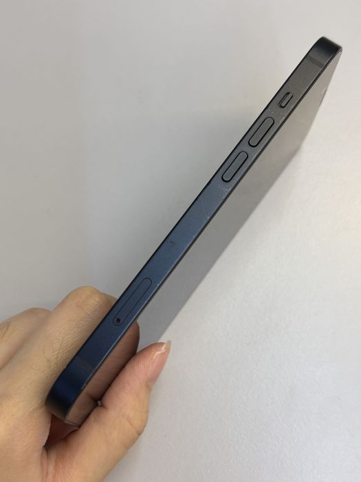 iPhone 13 · 2/9