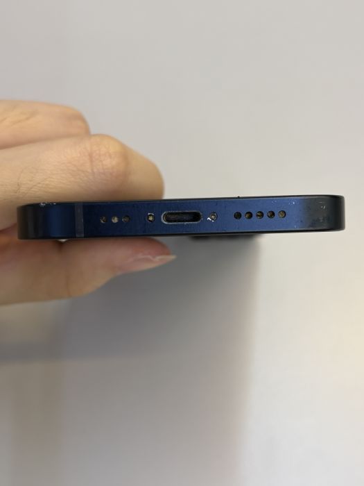 iPhone 13 · 4/9