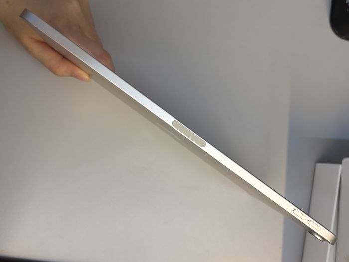 iPad Air (5th Gen / M1 2022) Wi-fi · 2/7