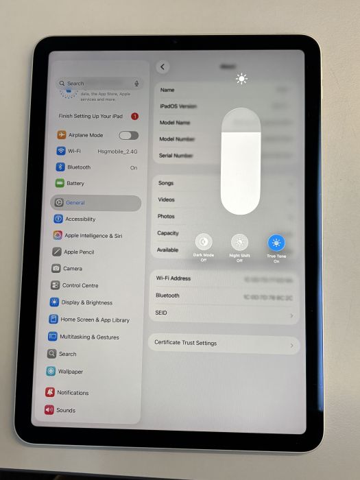 iPad Air (5th Gen / M1 2022) Wi-fi · 7/7