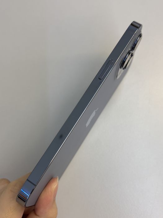 iPhone 13 Pro Max · 3/9