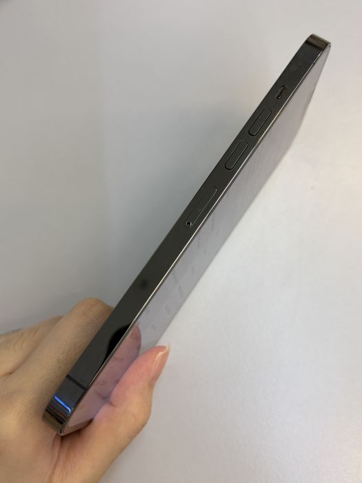iPhone 13 Pro Max · 2/9