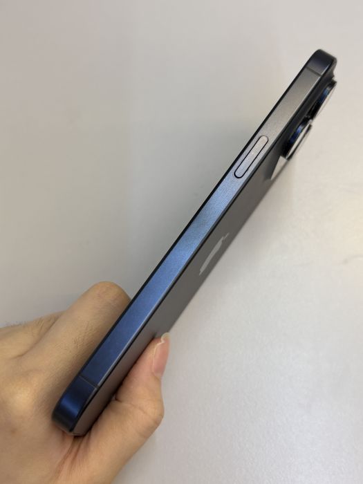 iPhone 15 Pro Max · 3/9