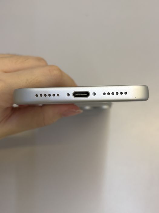 iPhone 17 Pro Max · 4/9