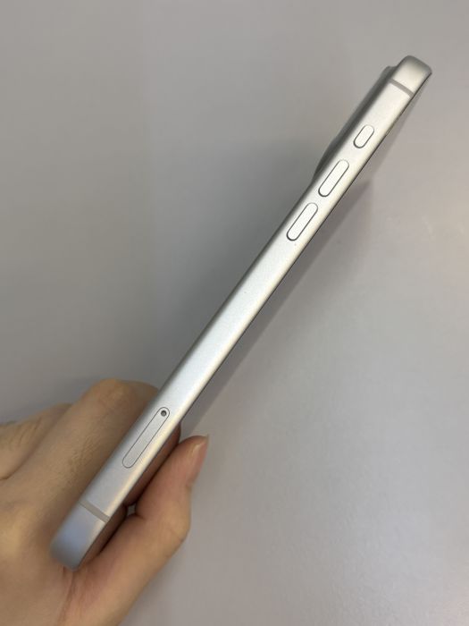 iPhone 17 Pro Max · 2/9