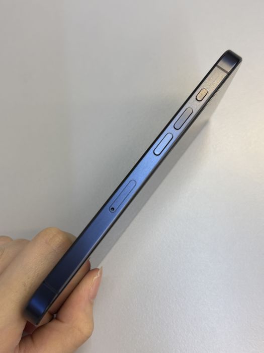 iPhone 15 Pro · 2/9