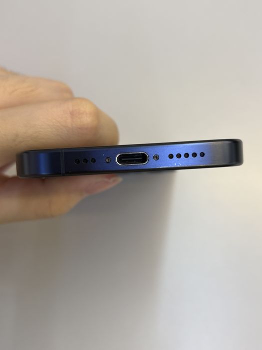 iPhone 15 Pro · 4/9