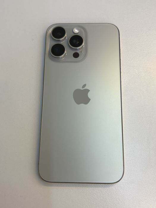 iPhone 15 Pro Max