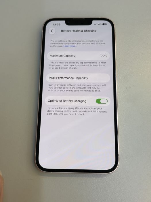 iPhone 13 · 8/9