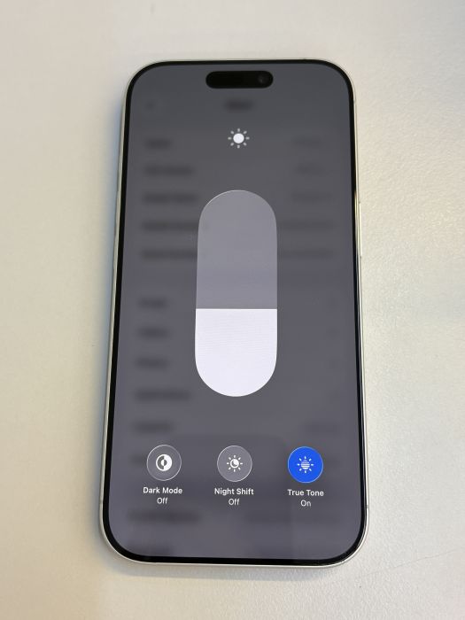 iPhone 17 · 6/9