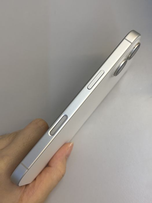 iPhone 17 · 3/9