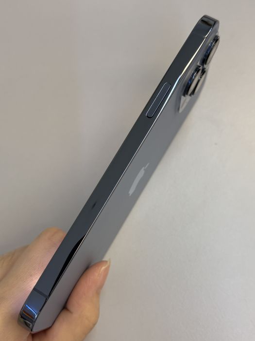 iPhone 13 Pro Max · 3/9