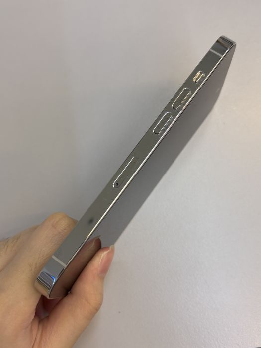 iPhone 14 Pro · 2/9