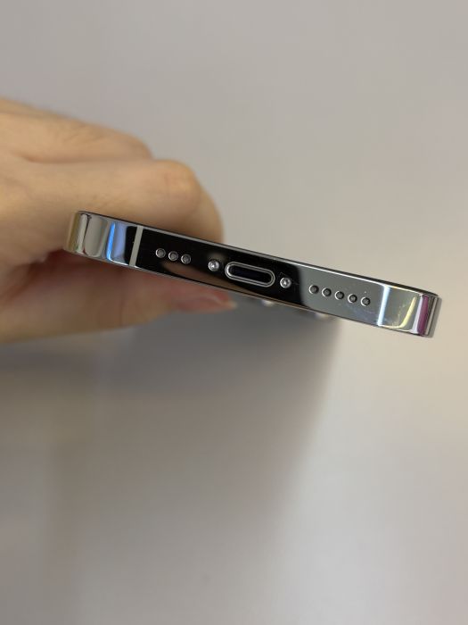 iPhone 14 Pro · 4/9