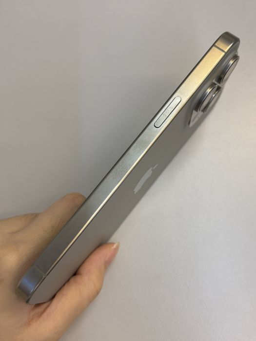 iPhone 15 Pro Max · 3/9