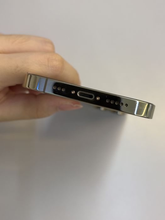 iPhone 13 Pro · 4/9
