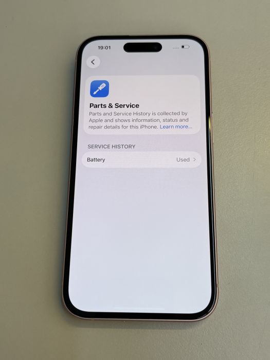 iPhone 15 · 8/10