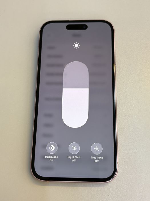 iPhone 15 · 6/10