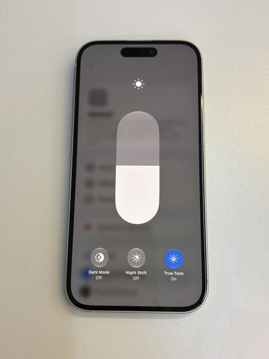 iPhone 15 · 6/10