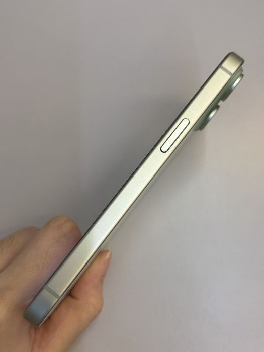 iPhone 15 · 3/10