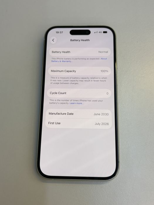 iPhone 15 · 9/10