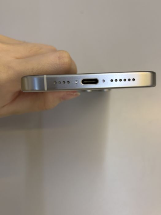 iPhone 15 Pro Max · 4/9