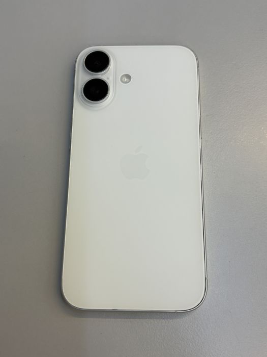 iPhone 16 · 1/9