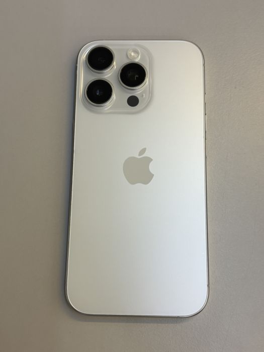 iPhone 16 Pro · 1/10