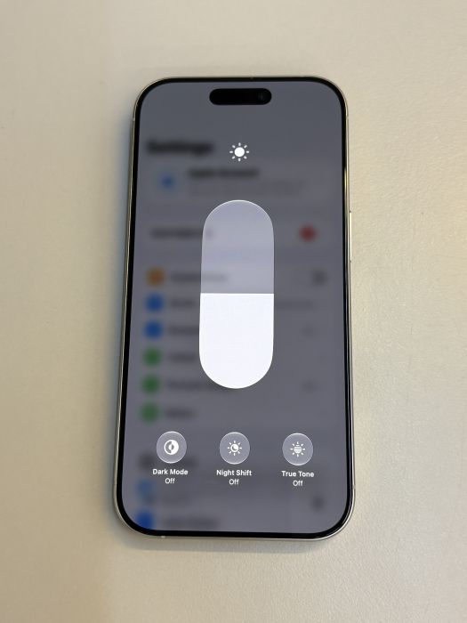 iPhone 16 Pro · 6/10