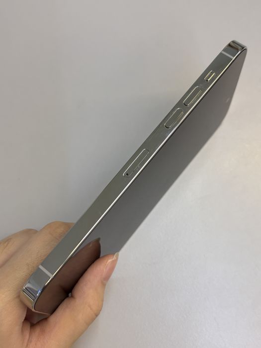 iPhone 14 Pro Max · 2/9