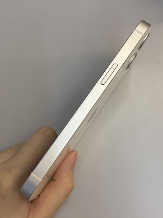 iPhone 13 · 3/9