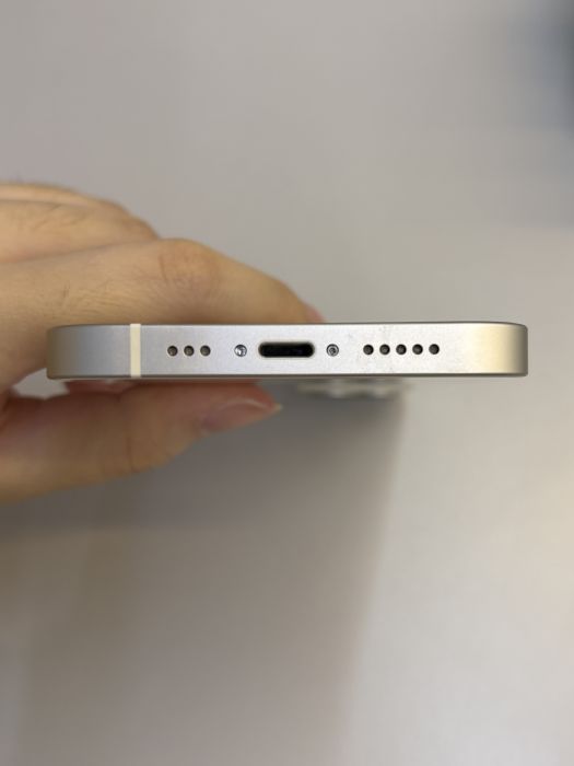 iPhone 13 · 4/9