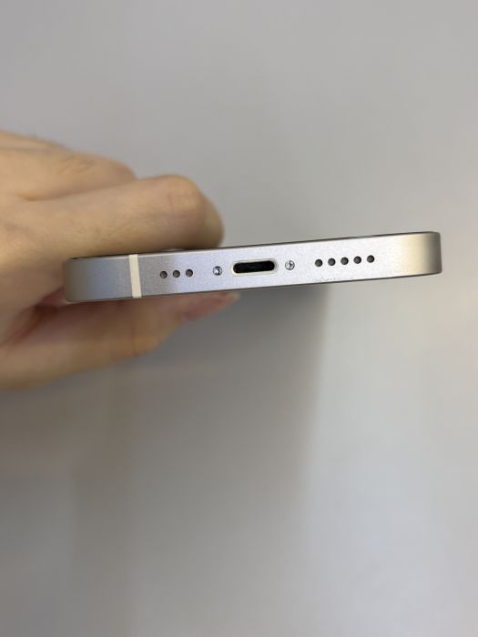 iPhone 14 · 4/9