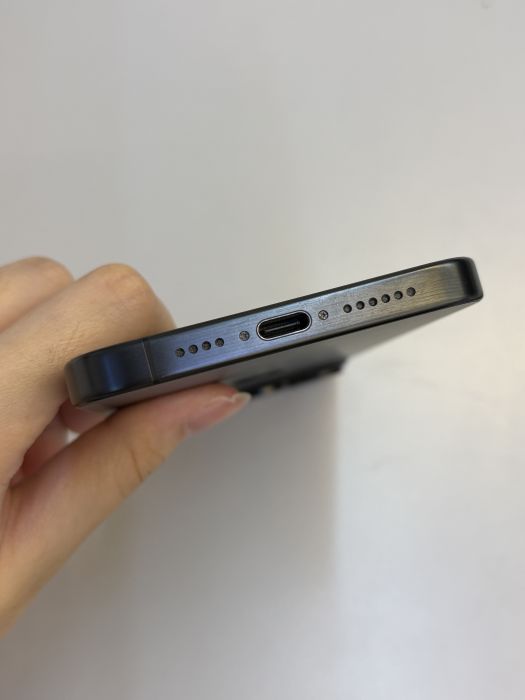 iPhone 15 Pro Max · 4/9