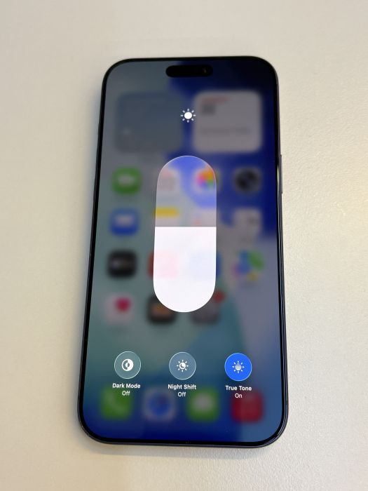 iPhone 17 Pro Max · 6/9