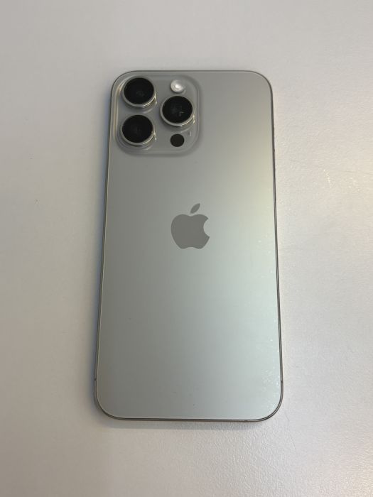iPhone 15 Pro Max · 1/9