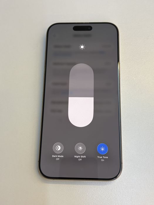 iPhone 16 Pro Max · 6/9