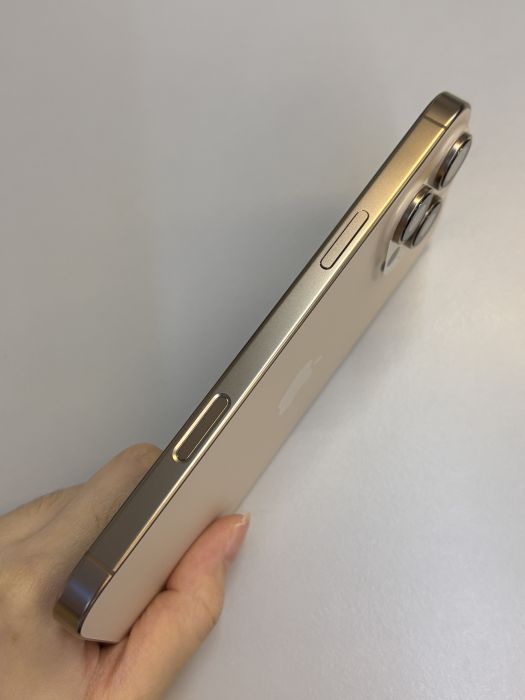 iPhone 16 Pro Max · 3/9