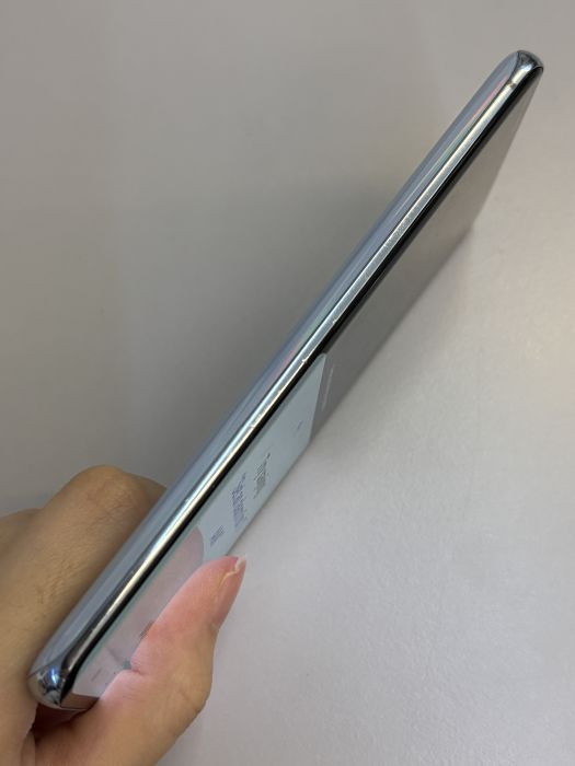 Samsung Galaxy S20 · 2/7