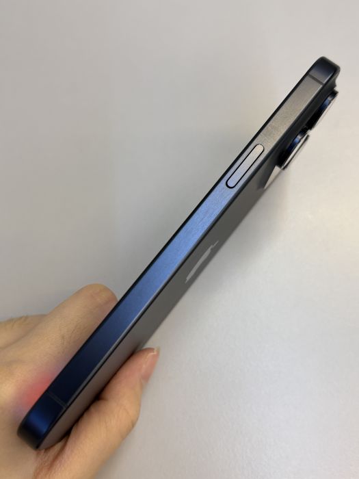 iPhone 15 Pro Max · 3/9