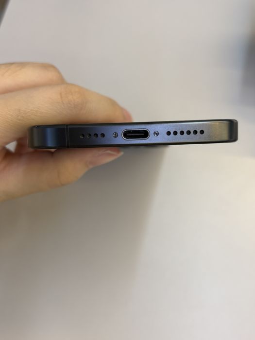 iPhone 15 Pro Max · 4/9
