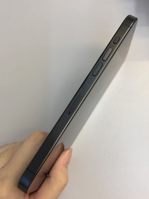 iPhone 15 Pro Max · 2/9